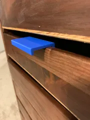 Drawer Lip Pull
