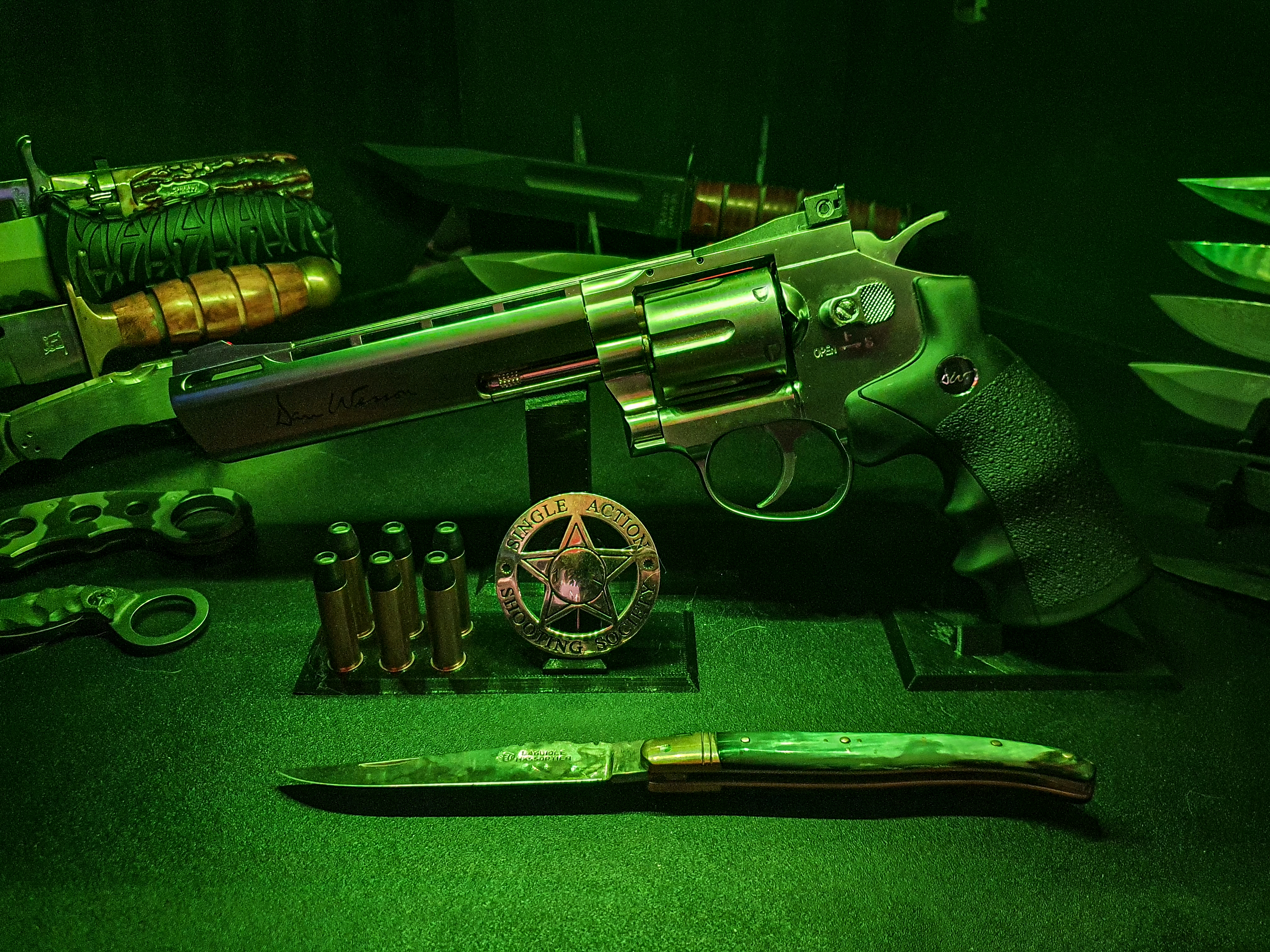 Gun stand - Dan Wesson or similar size revolver