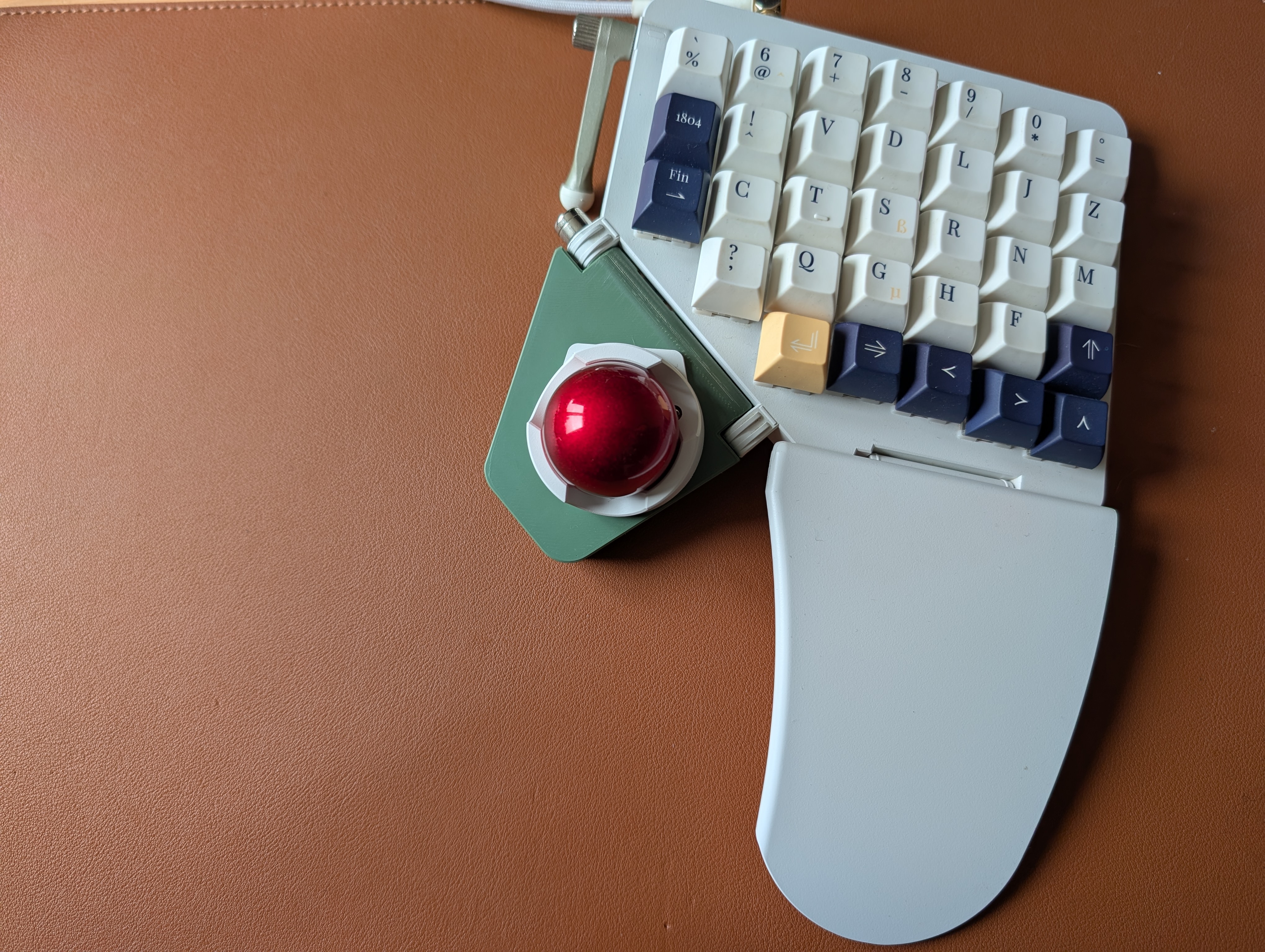 ZSA Moonlander x Navigator Trackball