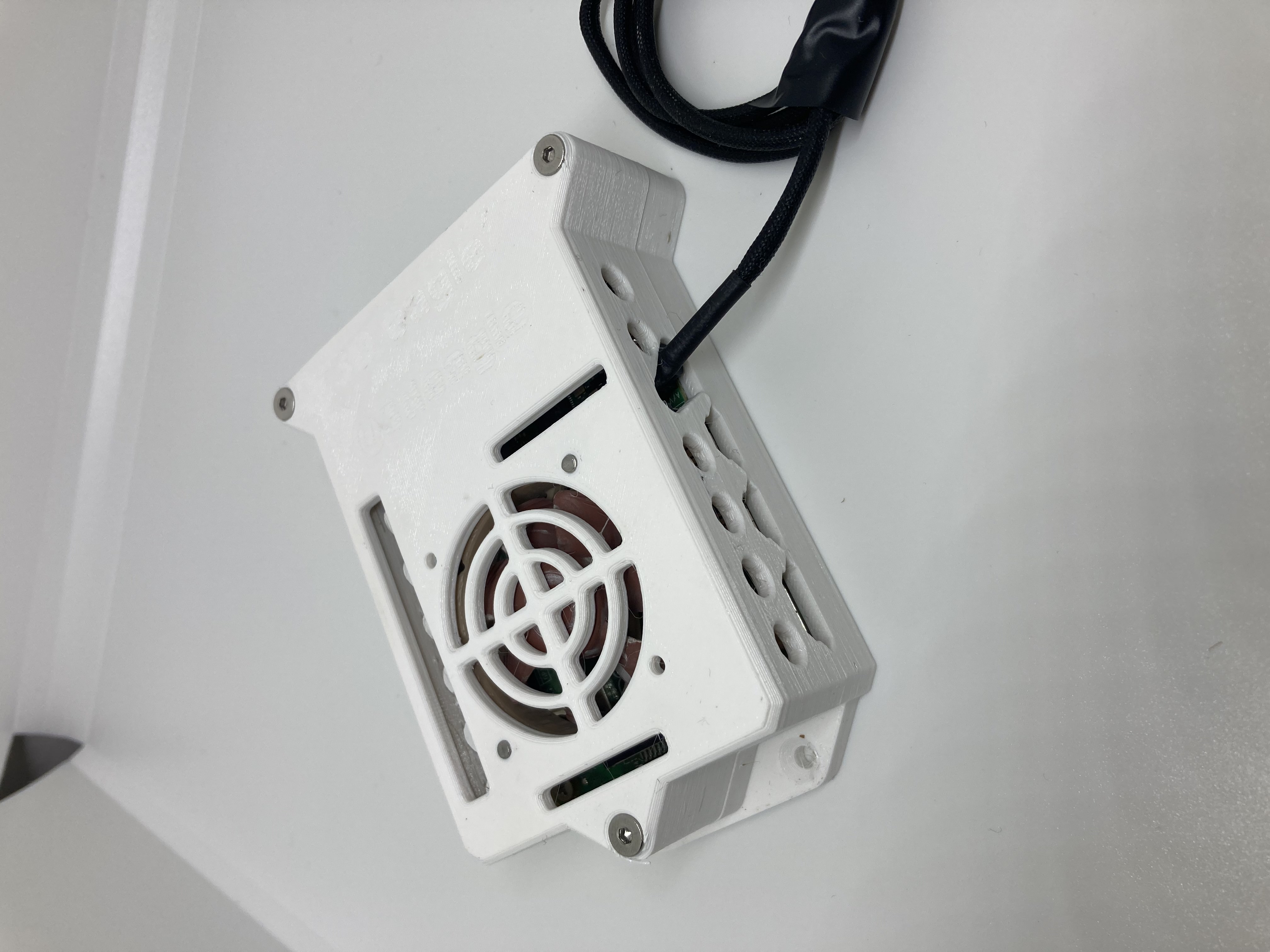 Miniatura 6 do modelo 3D Raspberry PI 4B case with active cooling
