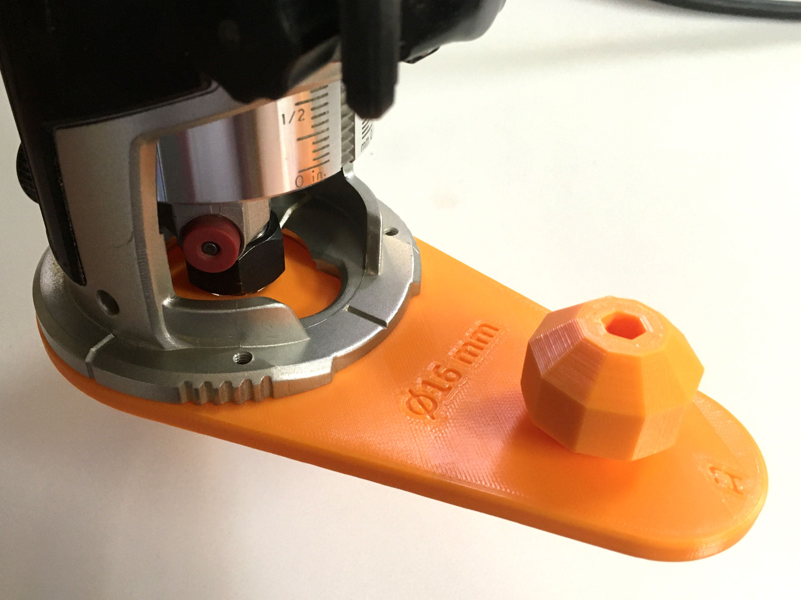 Makita RT0700 Extended Base with Grip by Filip Honzárek Download free STL model