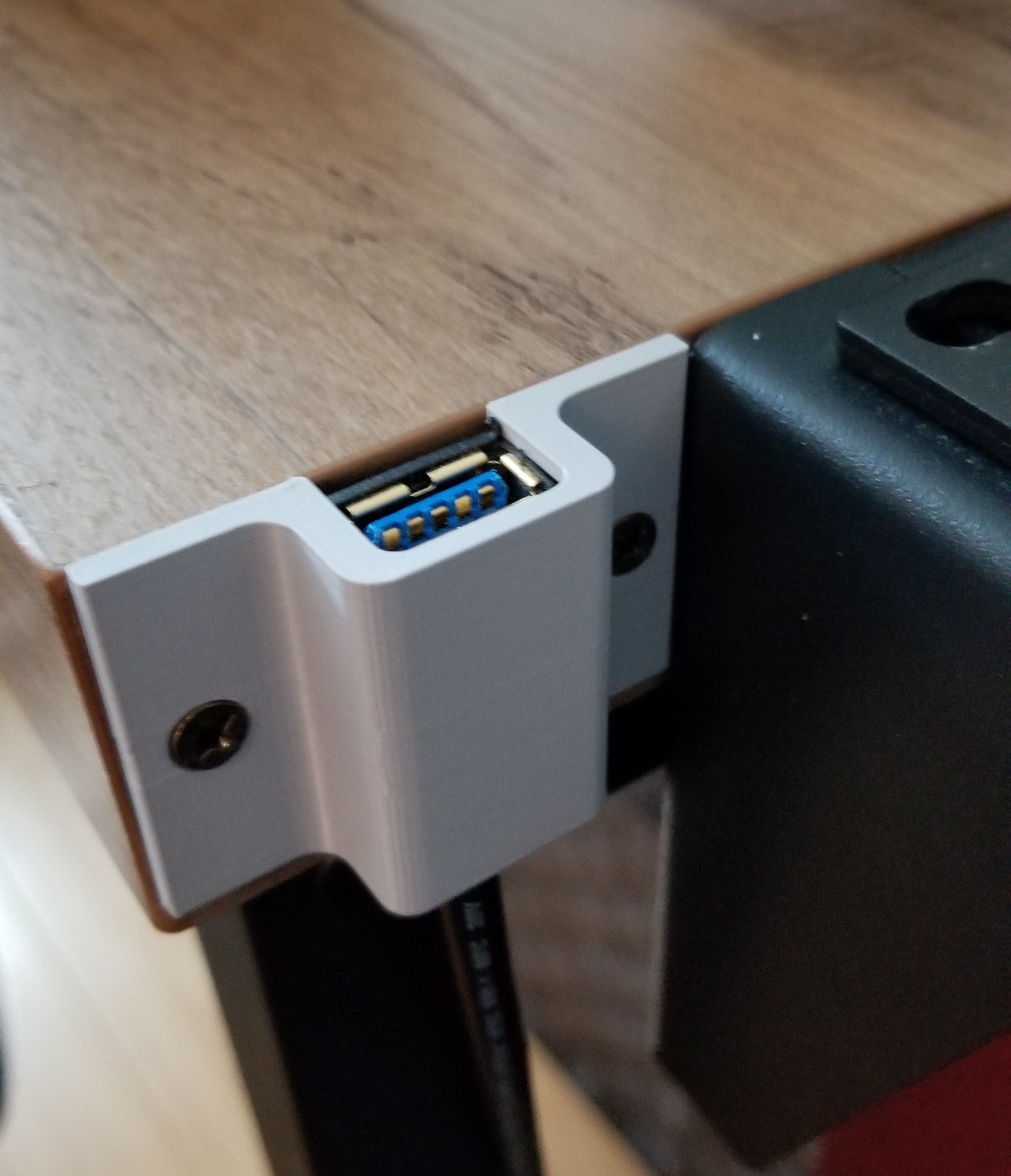 USB Extension Vertical Desk Mount