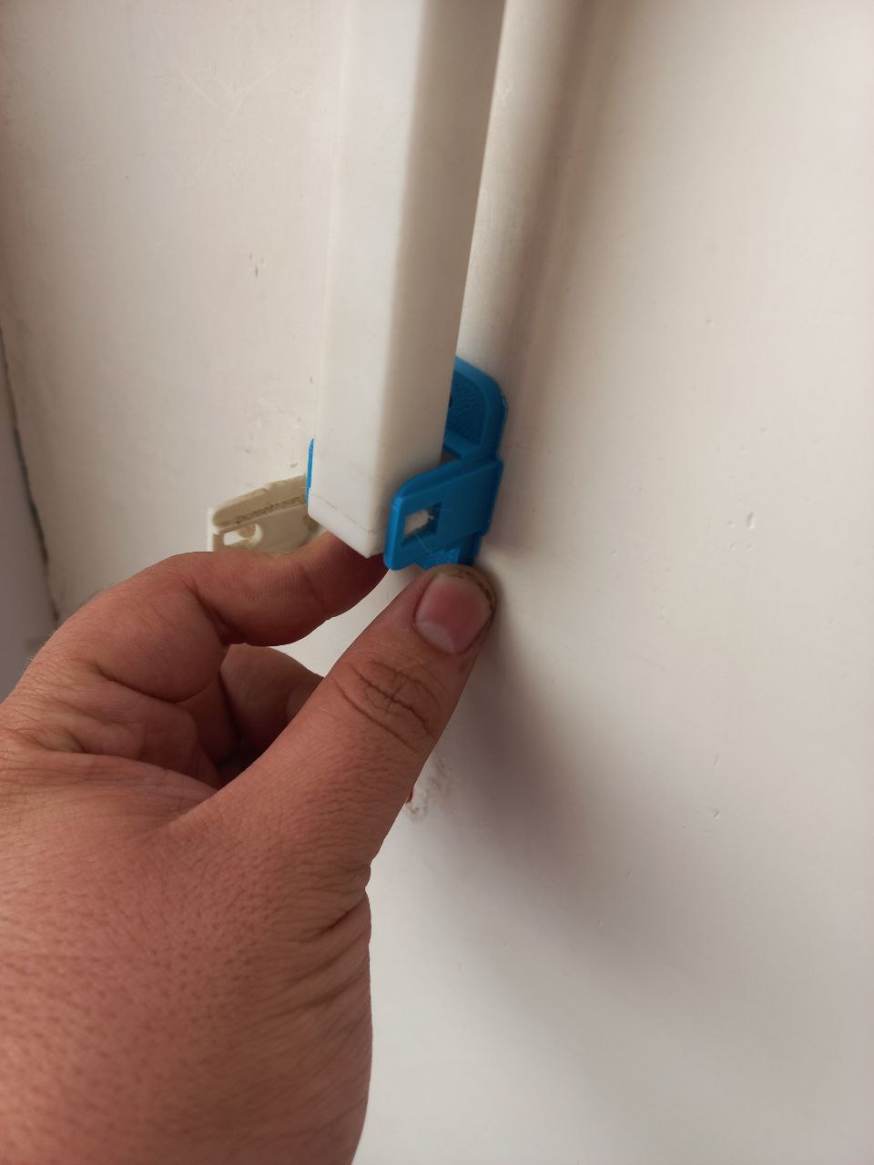 Curtain thread base