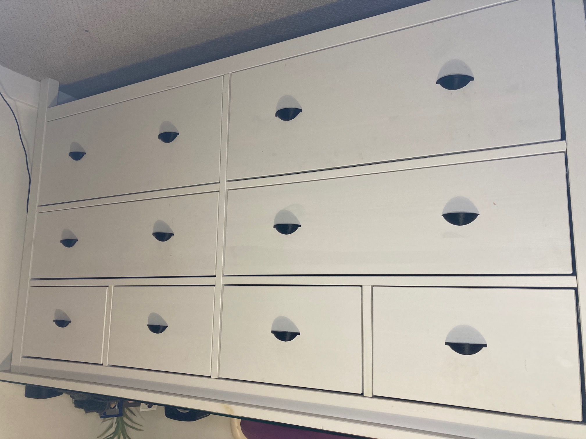 Half-moon drawer knob