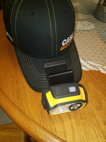 Hat mount for head lamp