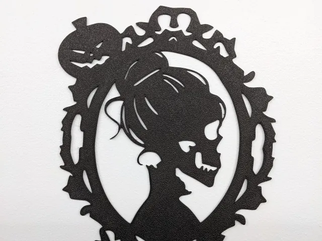 Halloween Wall Art: Dead Mistress