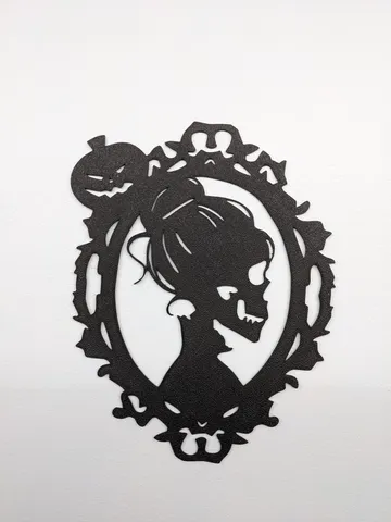 Halloween Wall Art: Dead Mistress