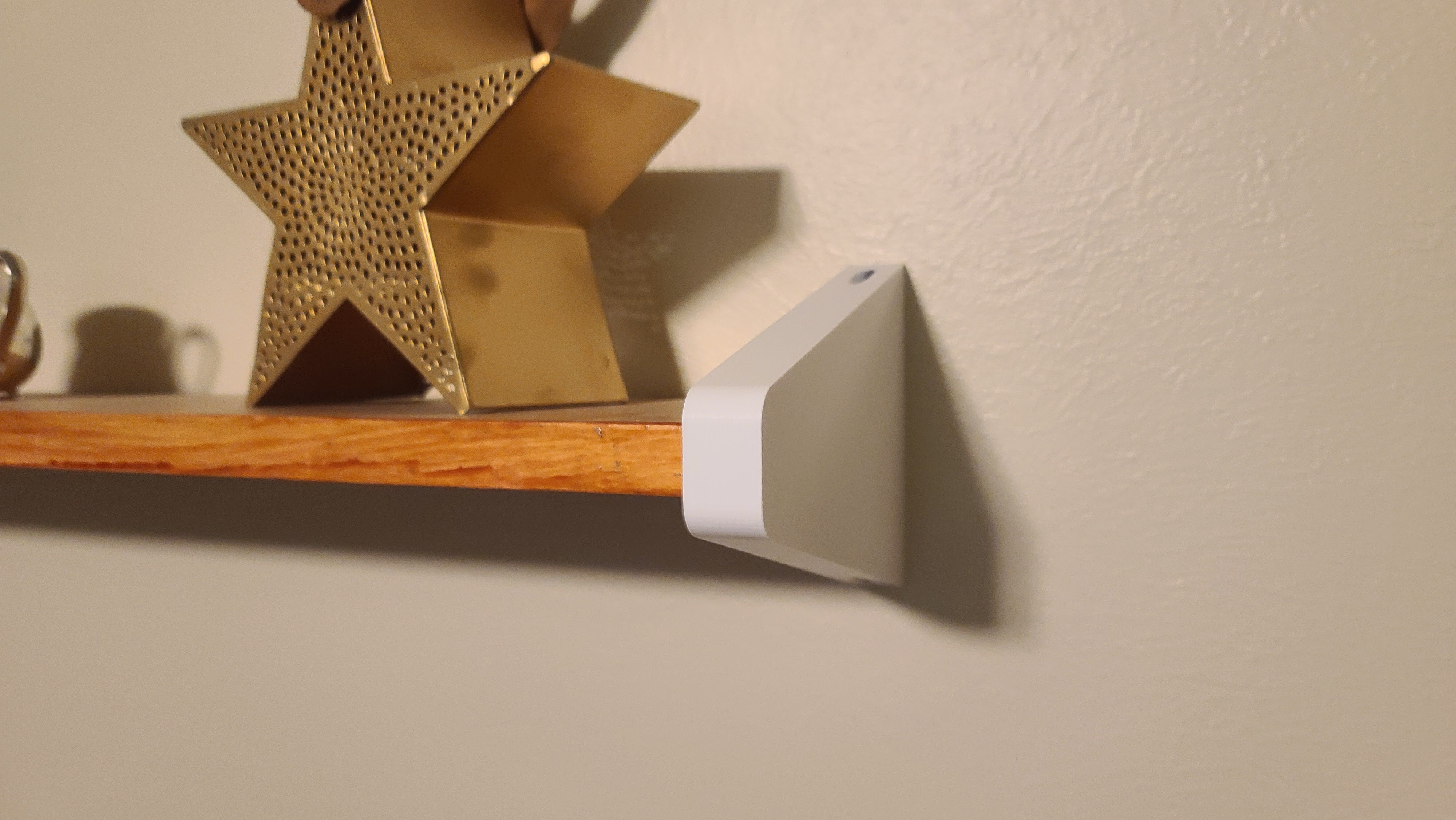 Simple Shelf Bracket