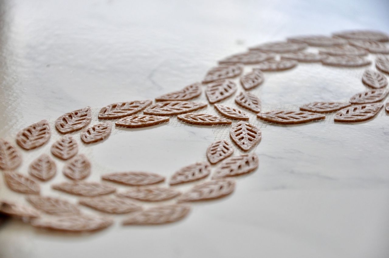 Yaprak Masquerade Mask (Sadece Plastik Aparattır!!!)