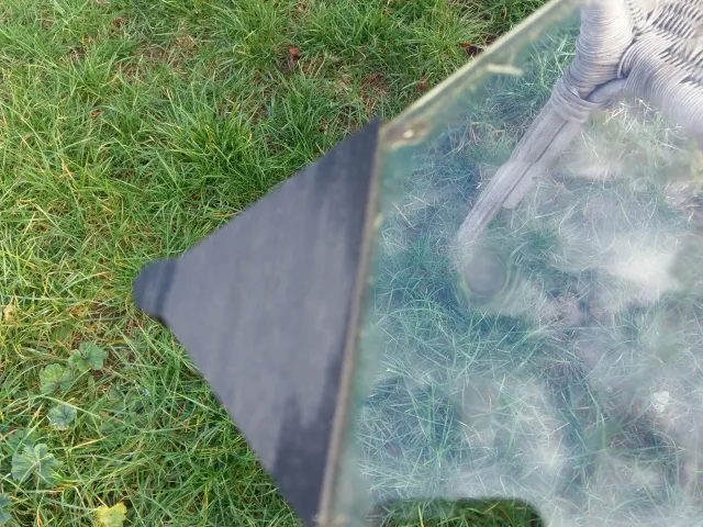 Glass table corner