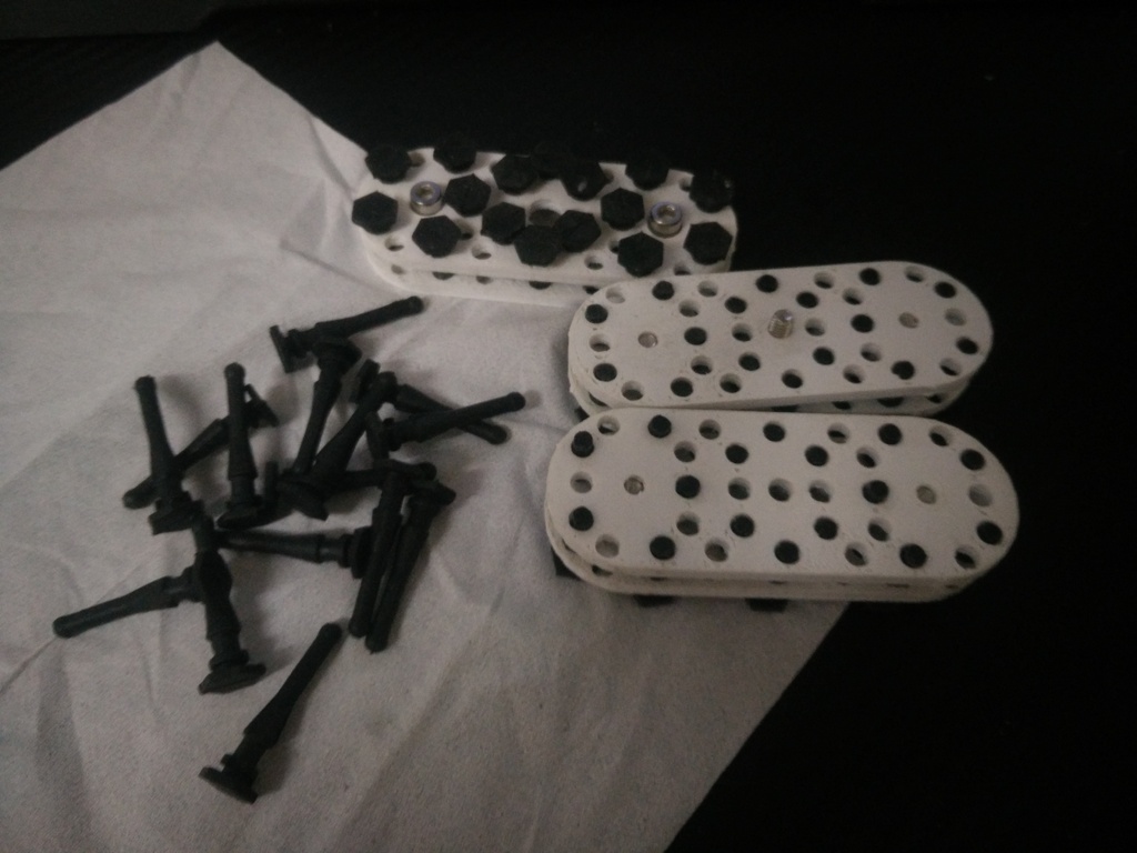 Vibration dampening feet (Sturdy and effective)