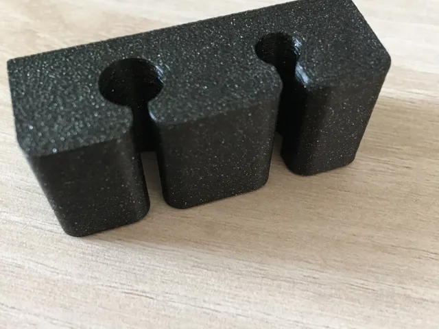 Cable holder
