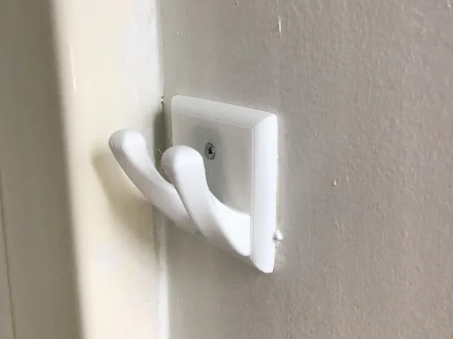 Towel Hook Twist