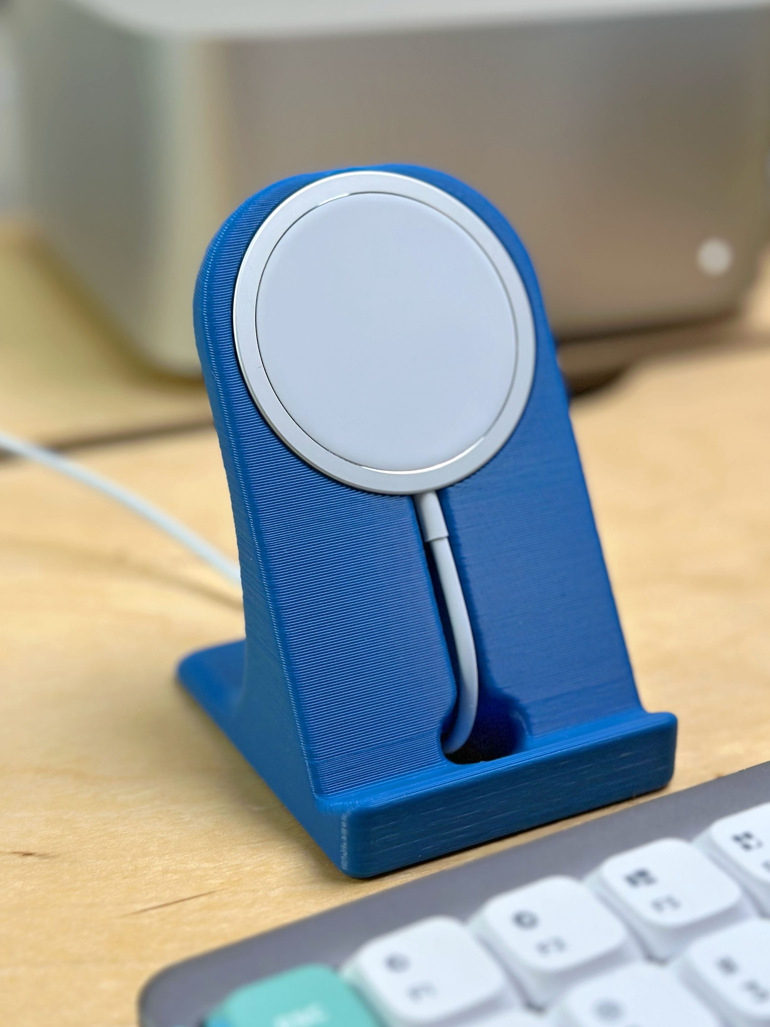 MagSafe iPhone Stand