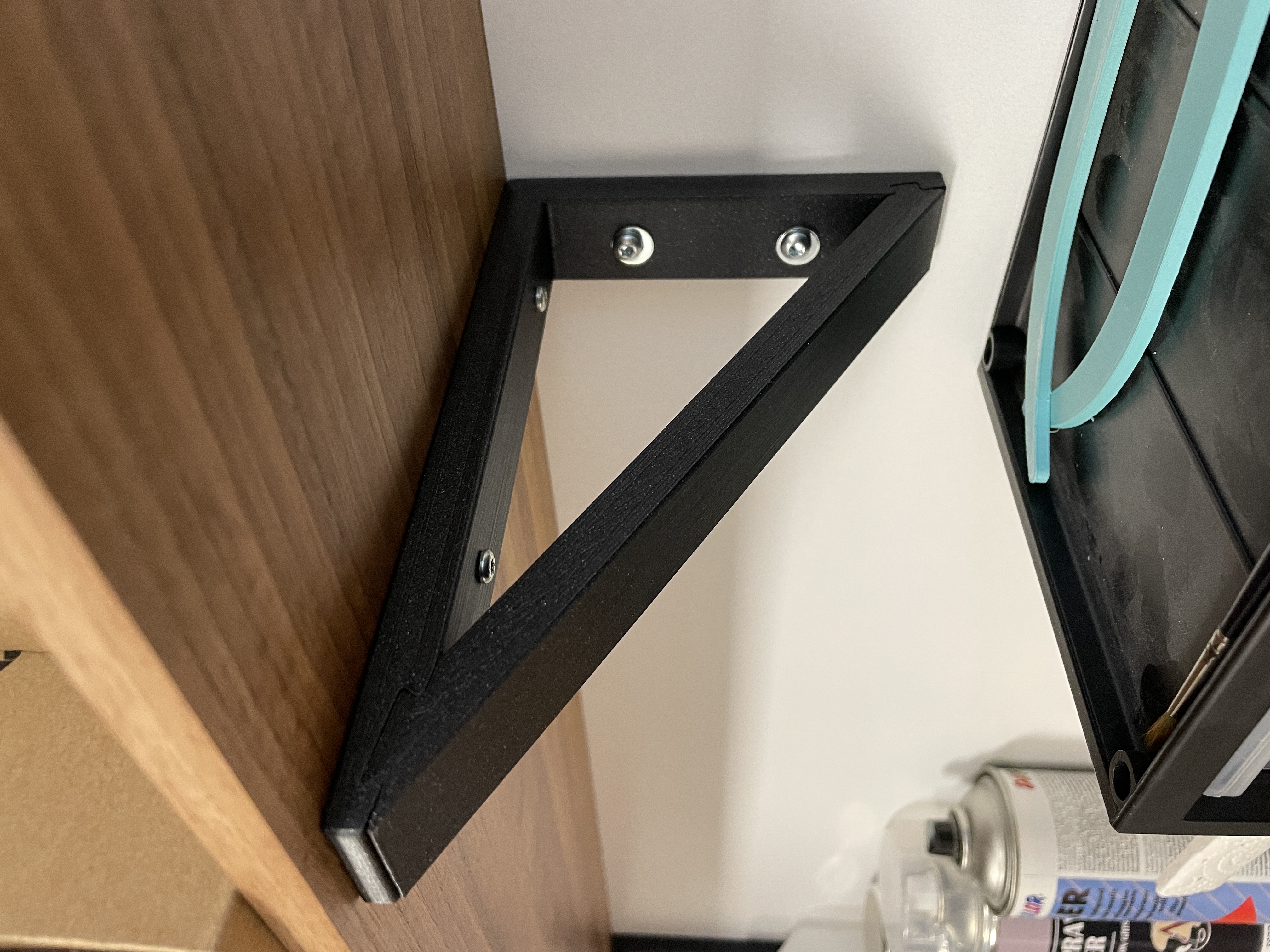 shelf braket pluggable in two parts