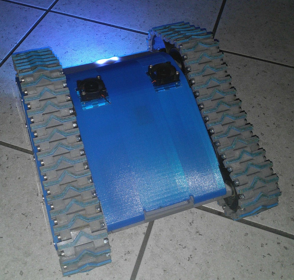 Back cover for RC speed tank