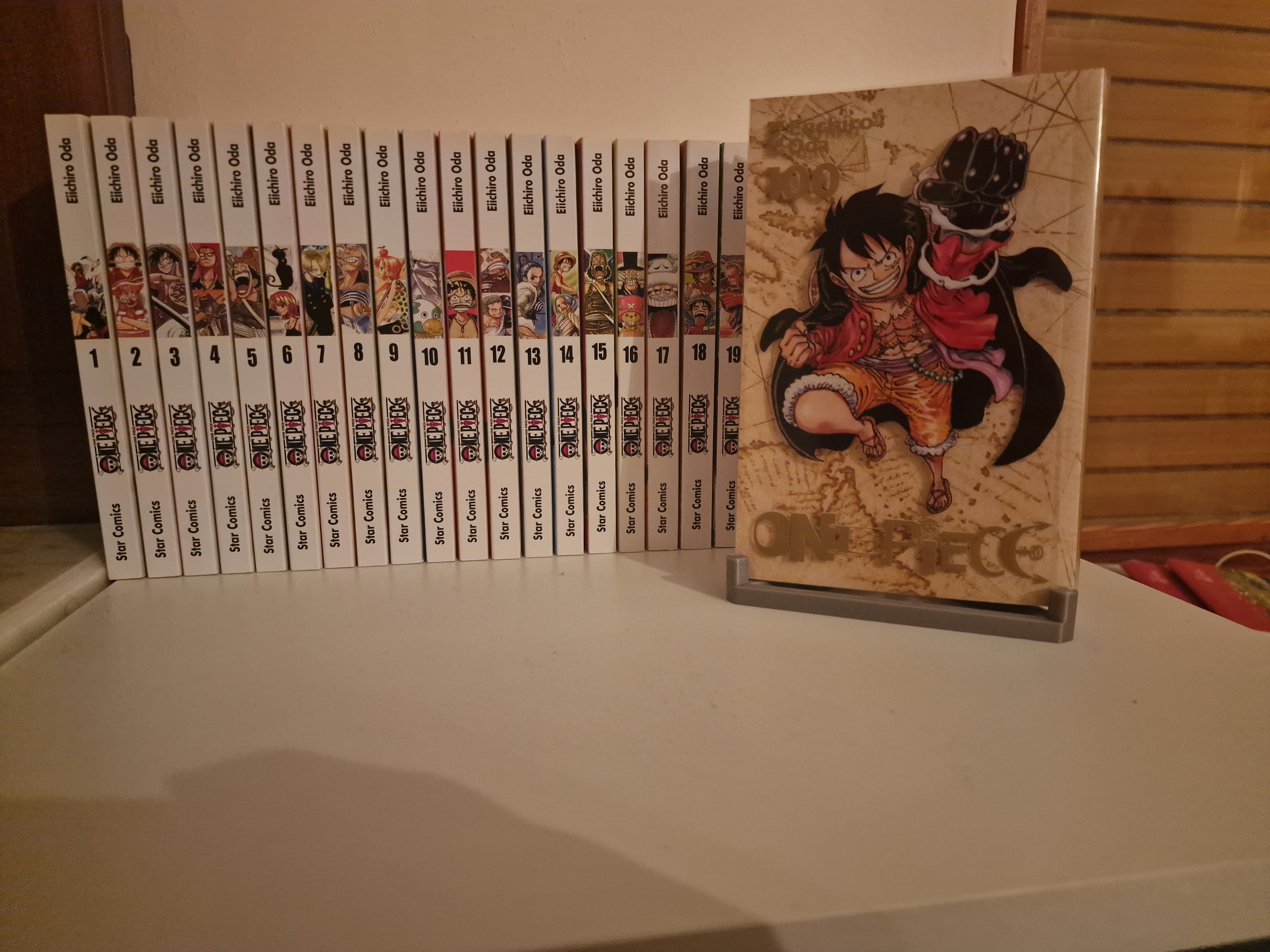 Miniatura 3 do modelo 3D Manga Comic Book Stand