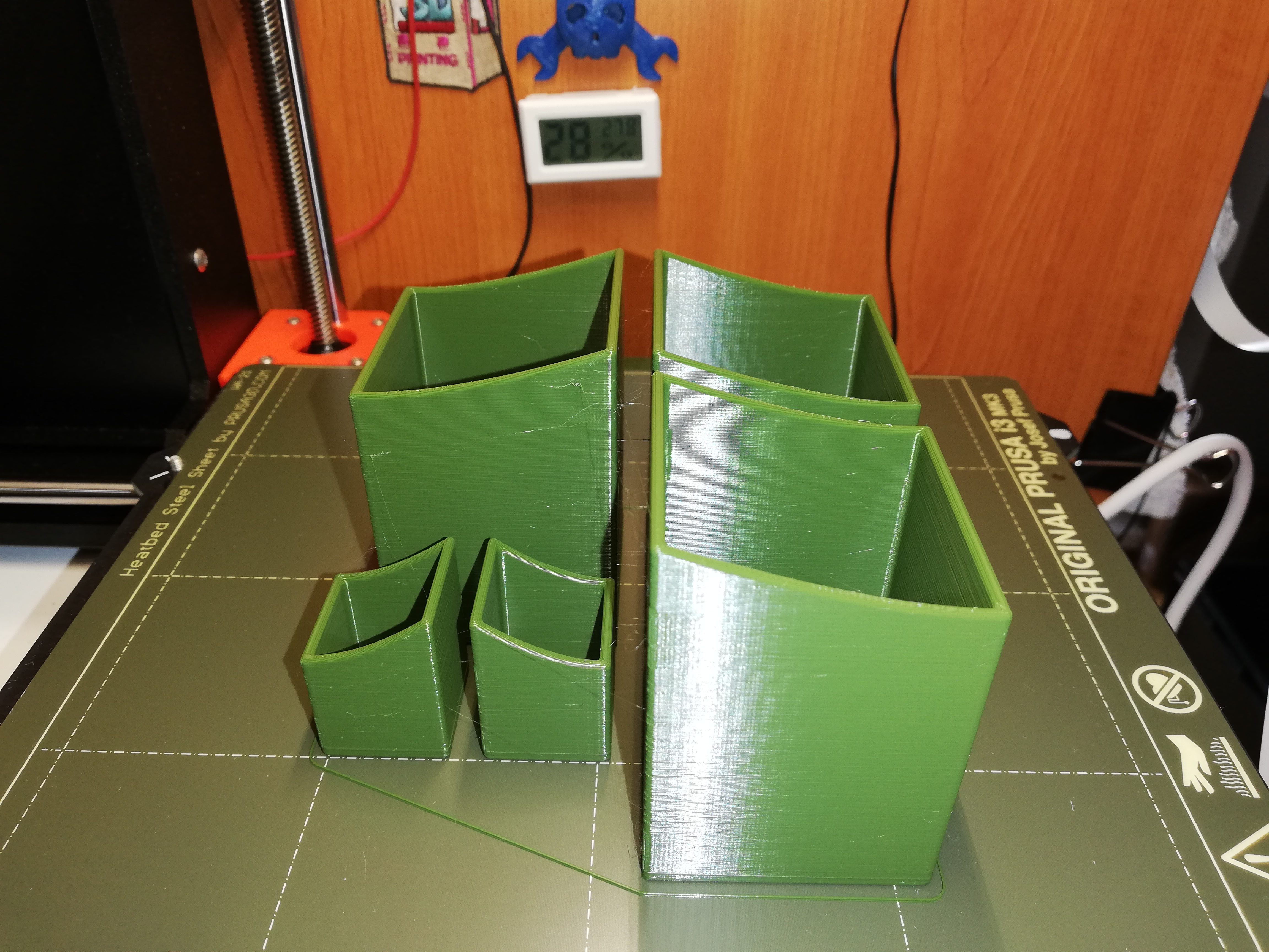 Miniatura 5 do modelo 3D Tray with modular boxes