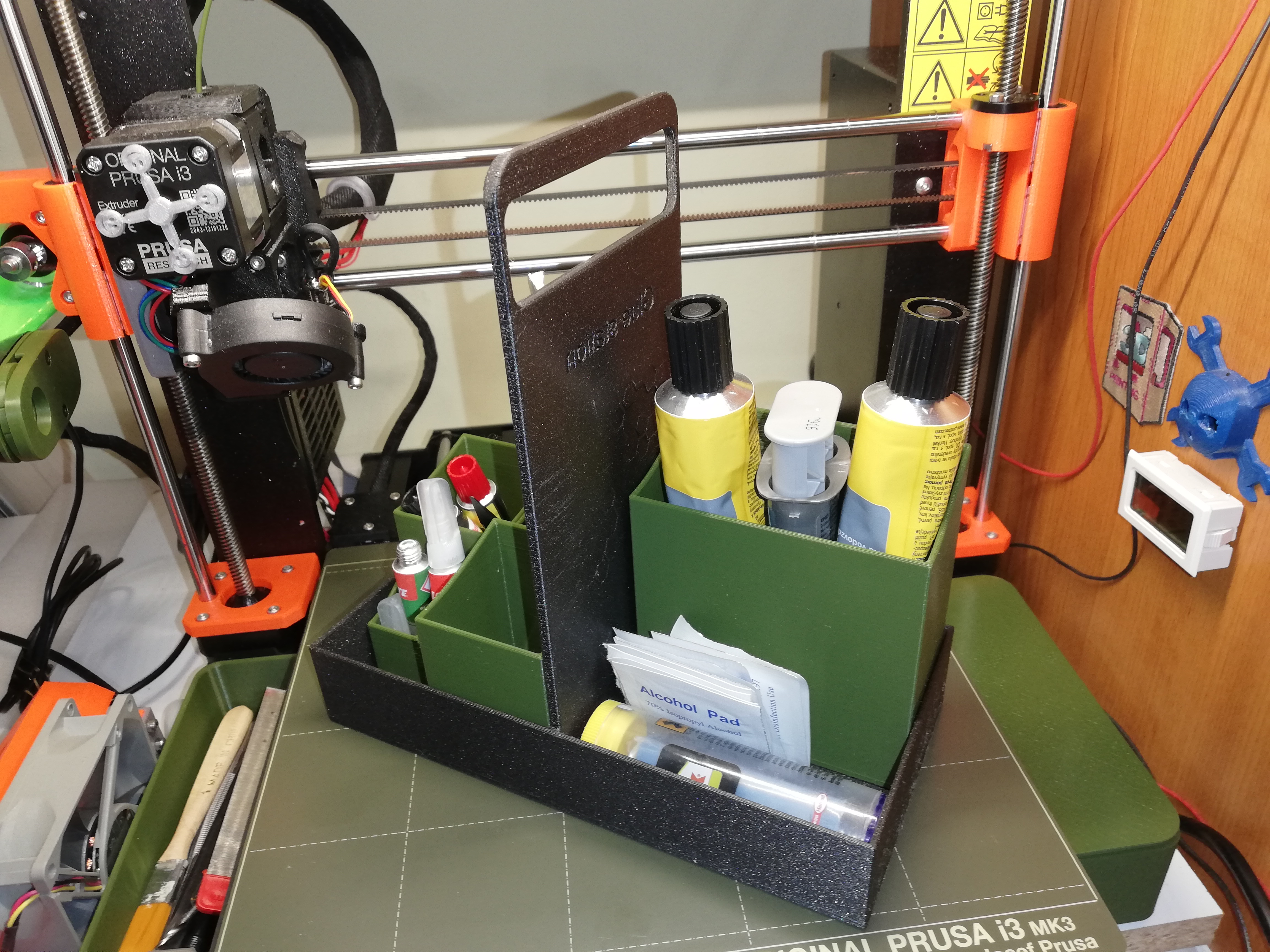 Miniatura 2 do modelo 3D Tray with modular boxes