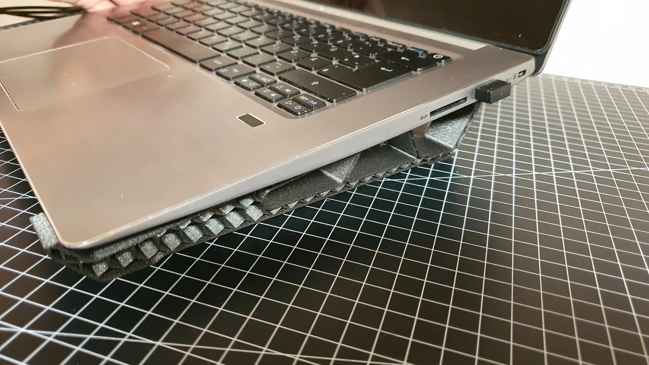 Laptop stand for 14inch computer by MartinD | Download free STL model ...