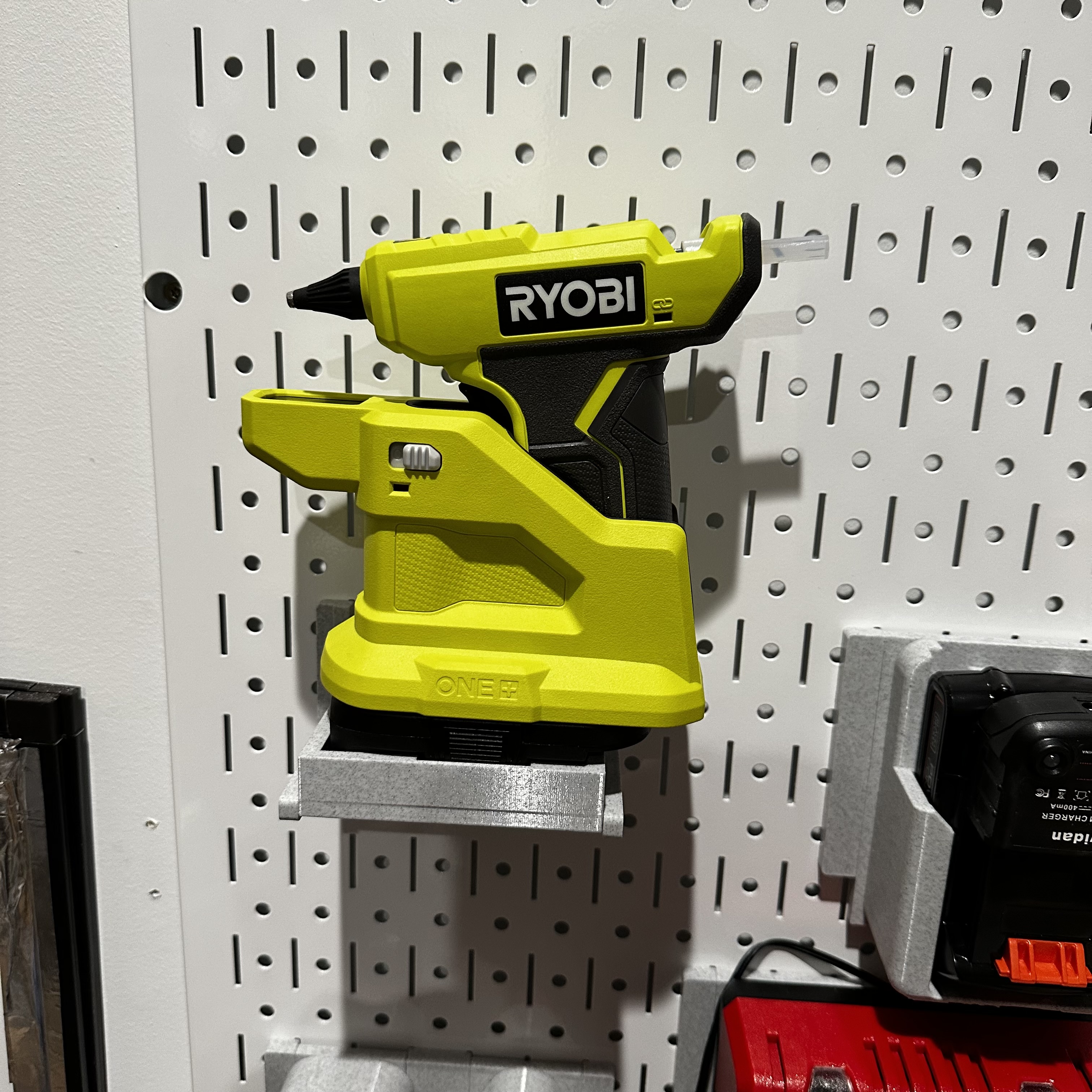 Ryobi to Milwaukee Battery Converter Tray for DDD Wall Control System 3D model thumbnail