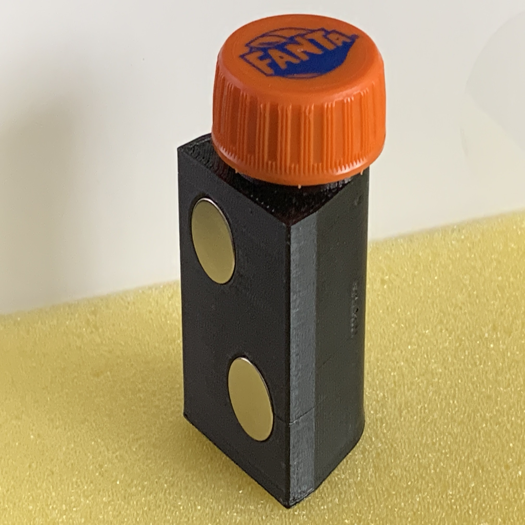 Geocaching container w PET-cork