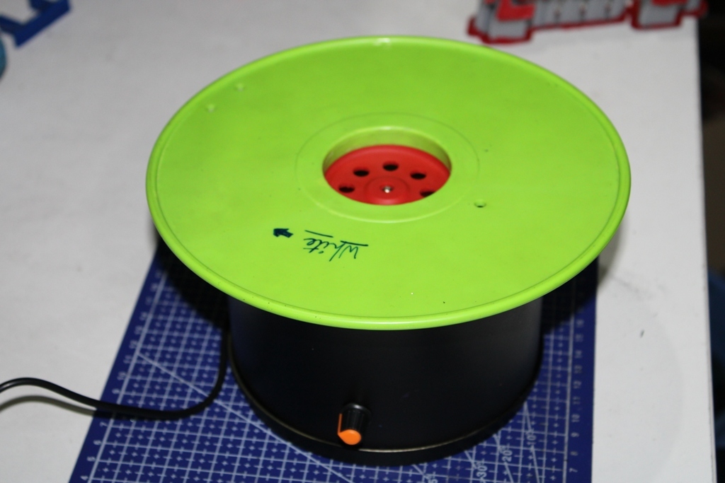 Poor-mans Low Cost Rotating table for painting and for display products
