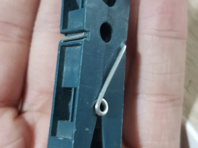 Laundry clip