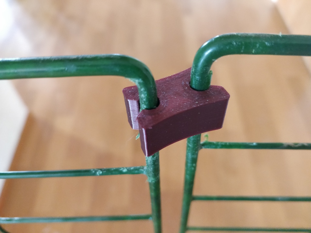 Compost fence clip
