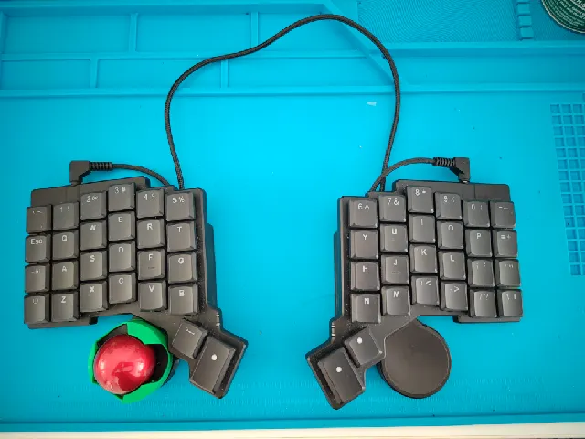 ZSA Voyager Navigator Trackball Trap