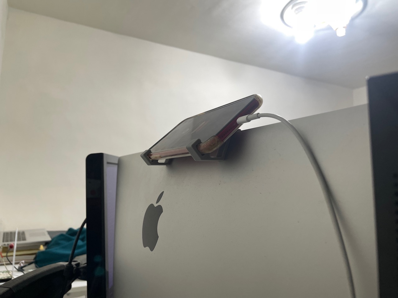 iPhone stand for Desk View by James Sa | Download free STL model ...