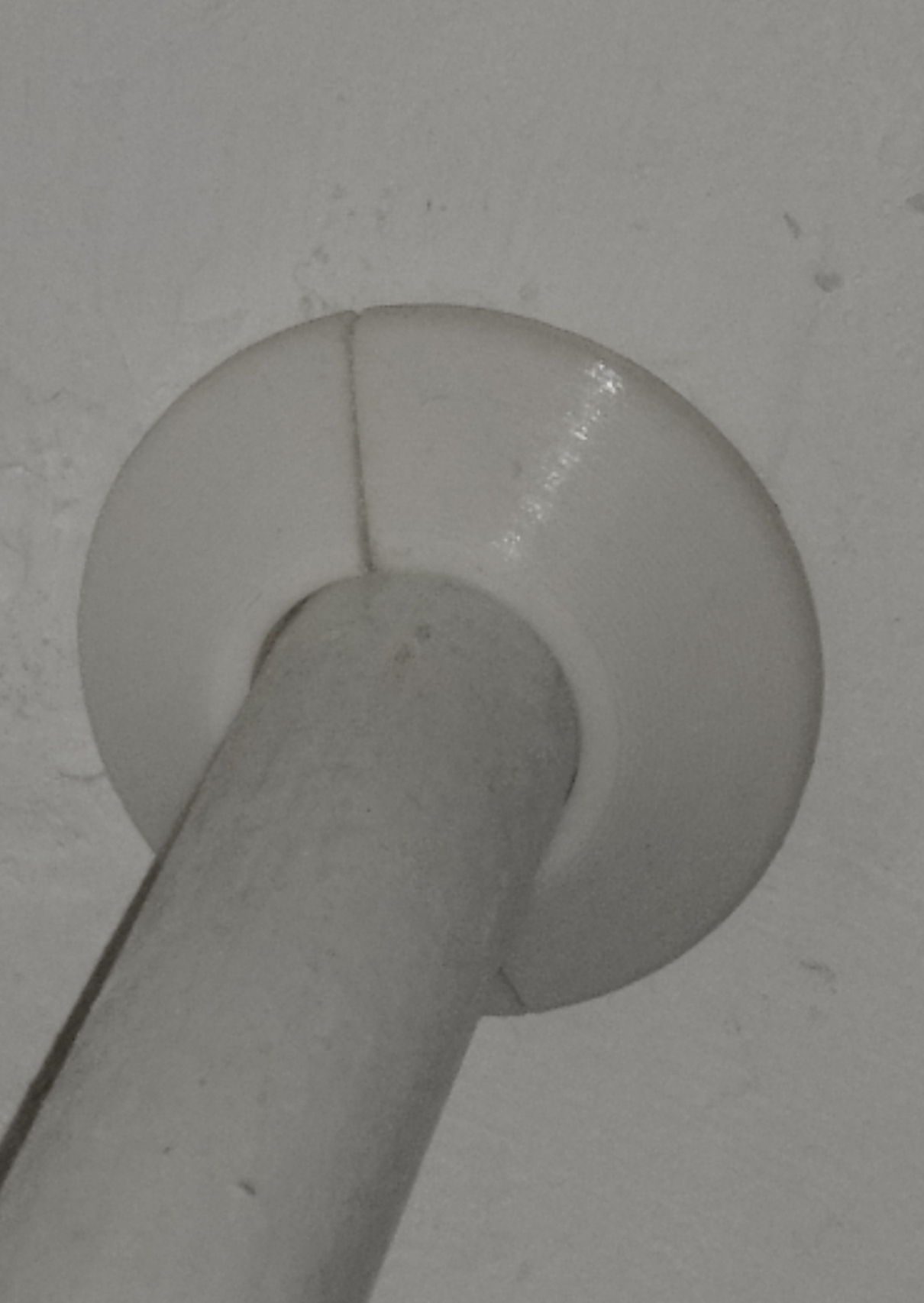 kryt trubka 1/2" pruchod u stěny