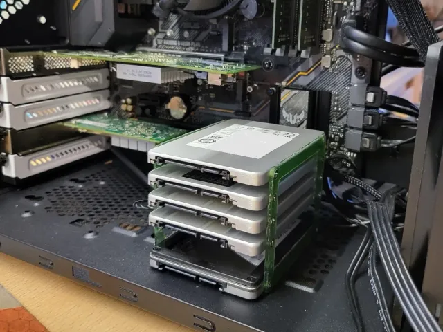 1xSSD to 6xSSD bracket (for Node 804 and other PC cases)