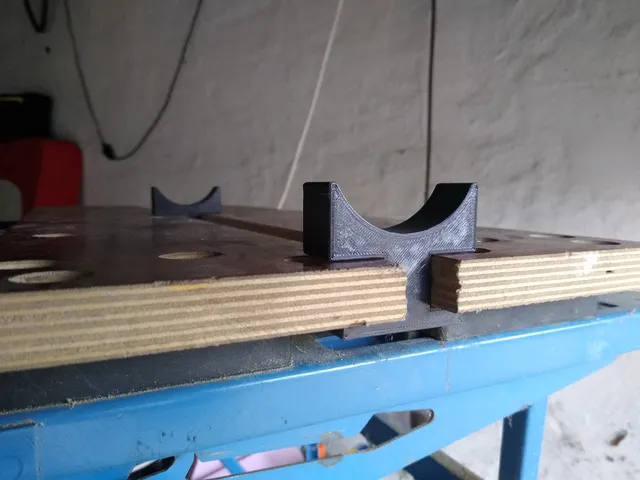 bench dog for pipe / folding workbench (parametric FreeCAD)