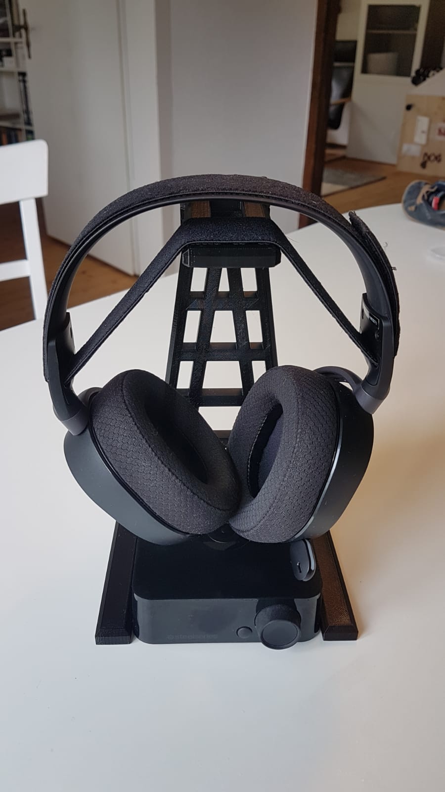 Arctis Pro Wireless Headphone Stand