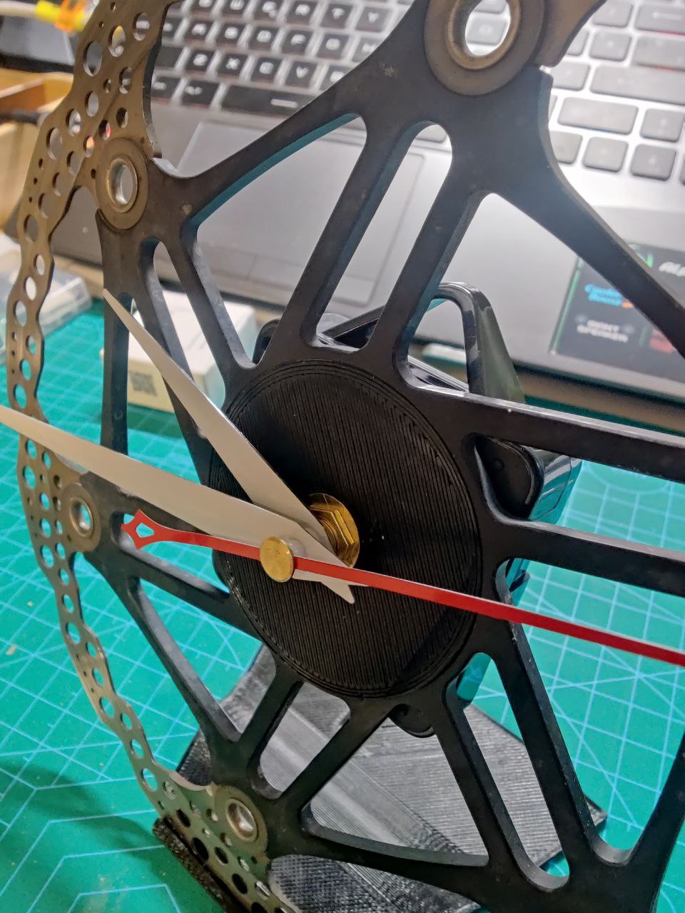 Hope floating disc clock adapter