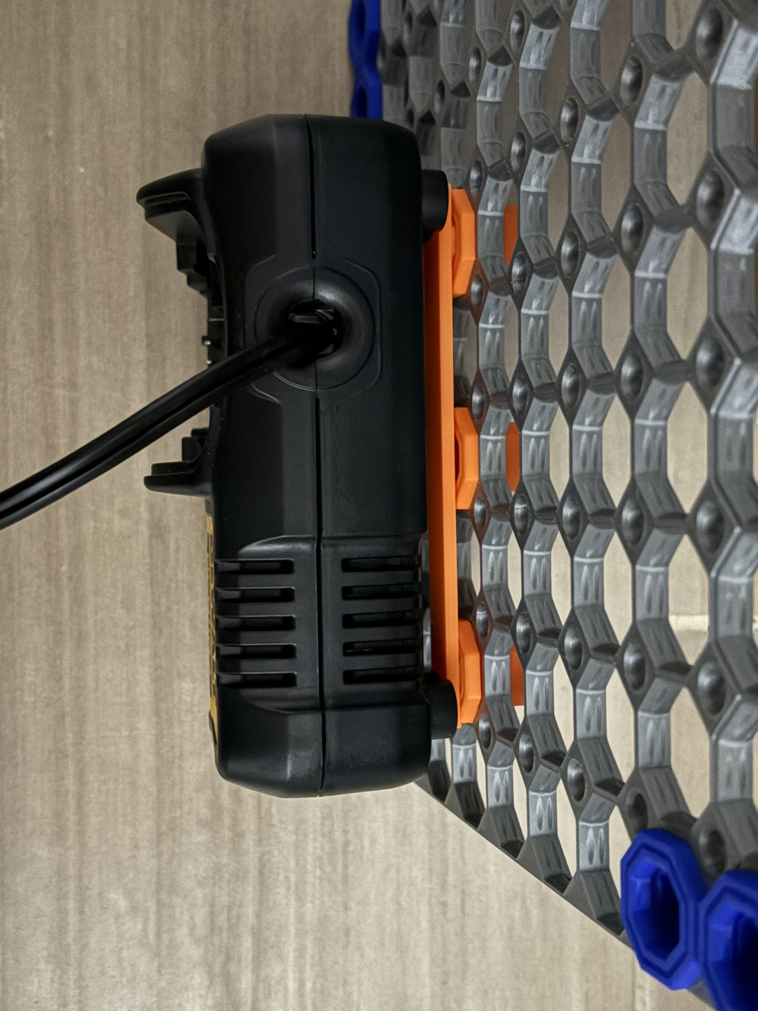 DeWalt Battery Charger Mount for Multiboard - model DBC1104