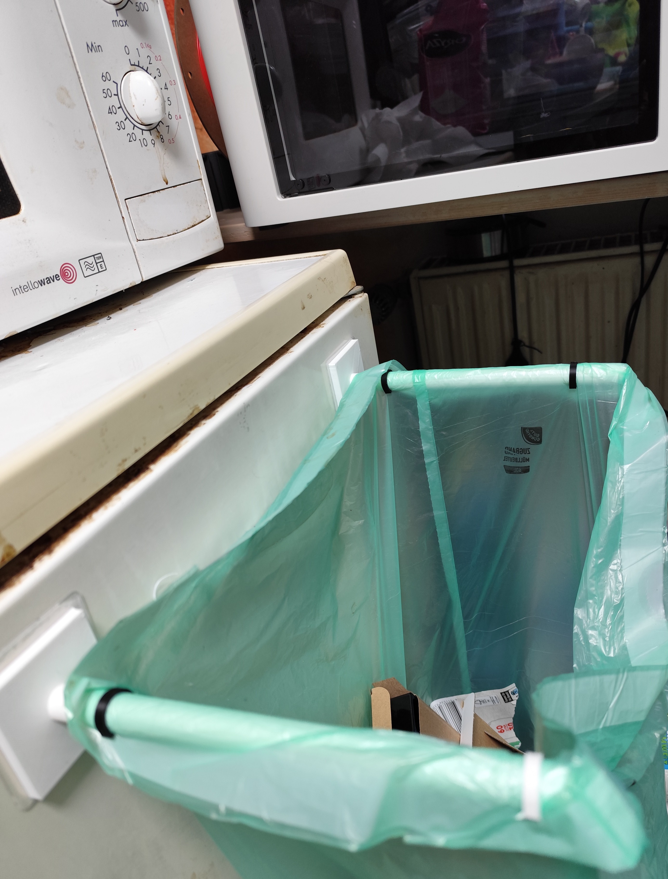 quick fit rubbish bag hanger — thumbnail 2