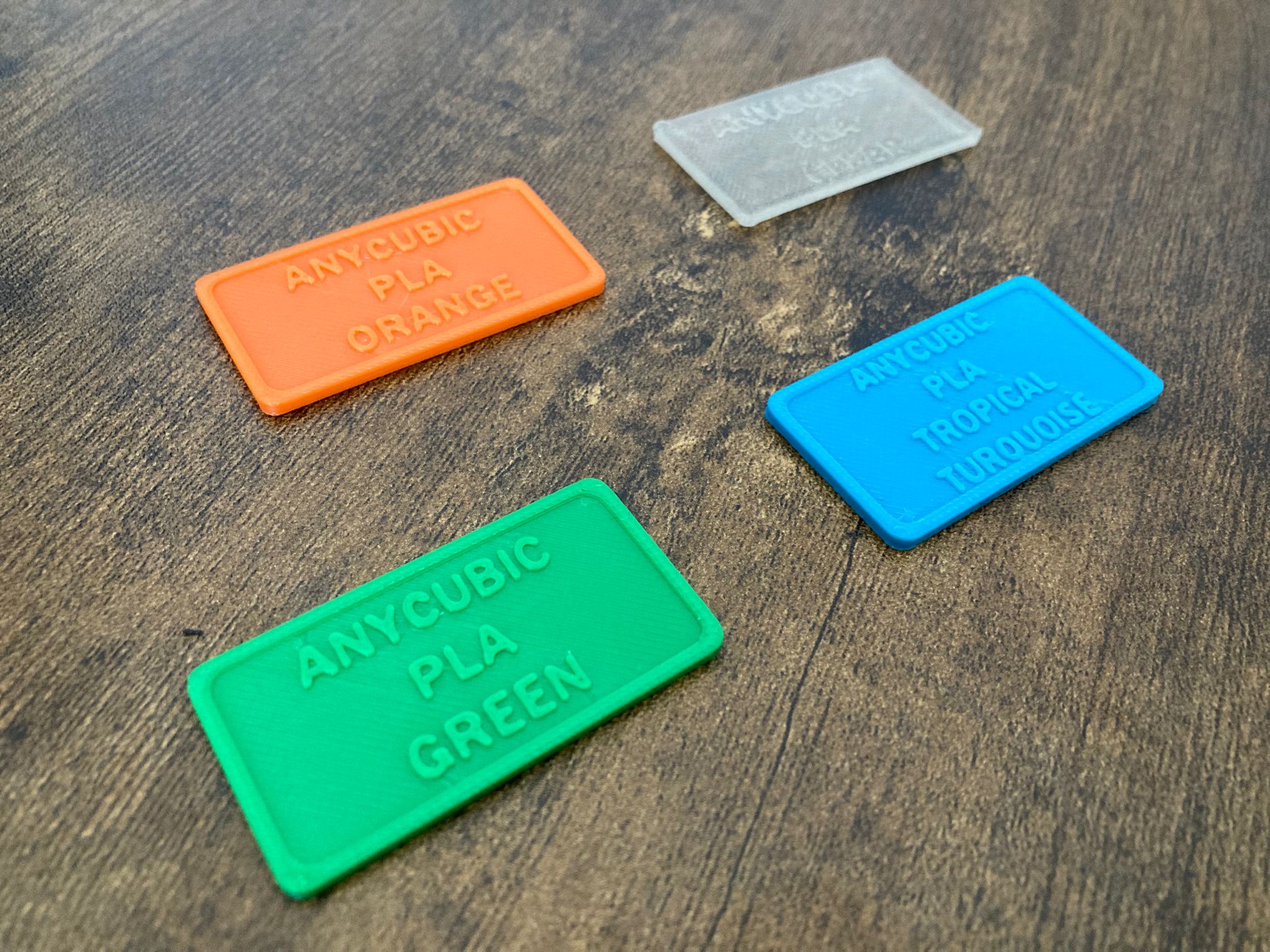 simple & customizable filament swatches in 45 & 50mm (Slicer and Fusion file)