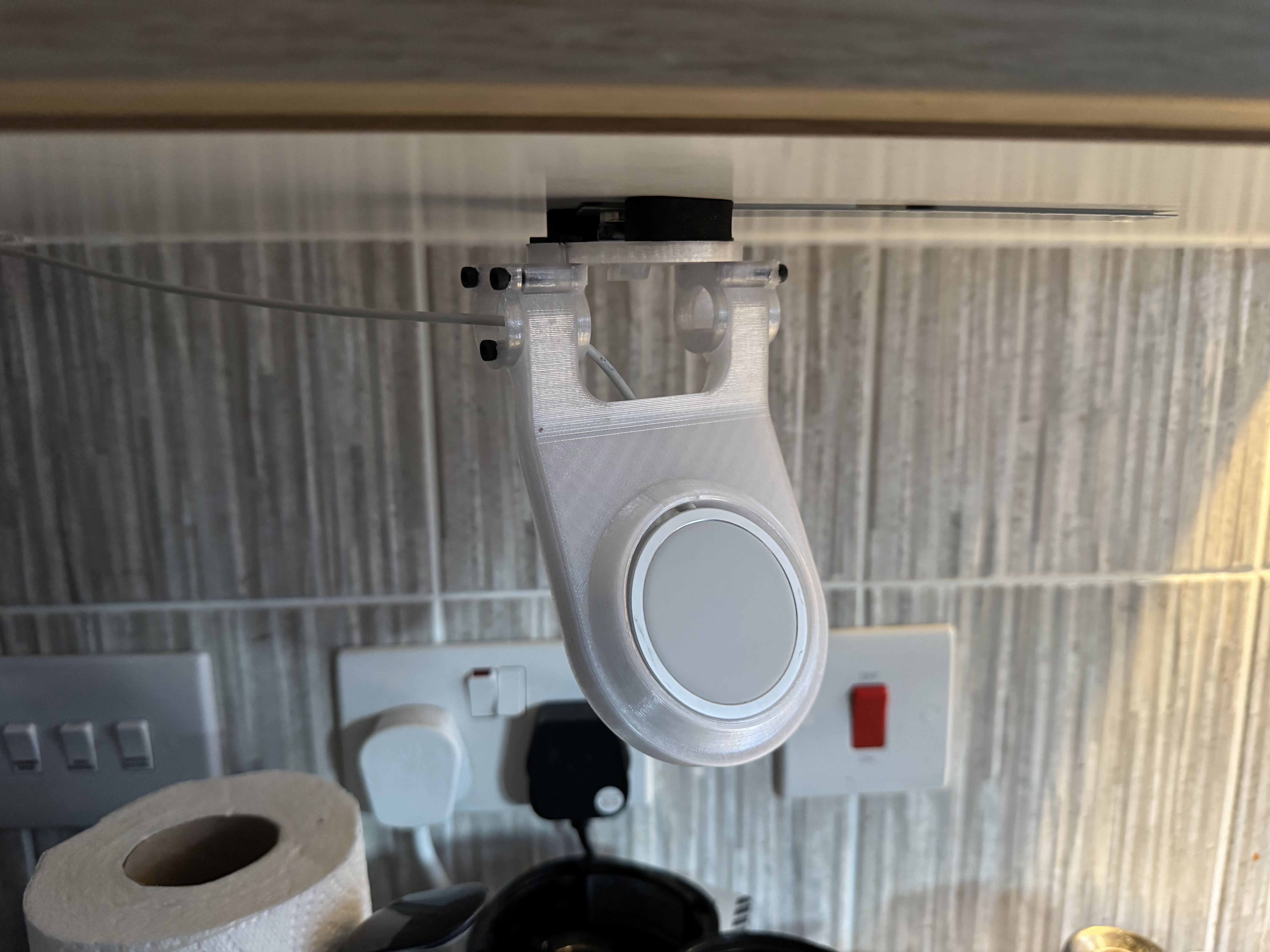 Magnetic under-cupboard magsafe mount