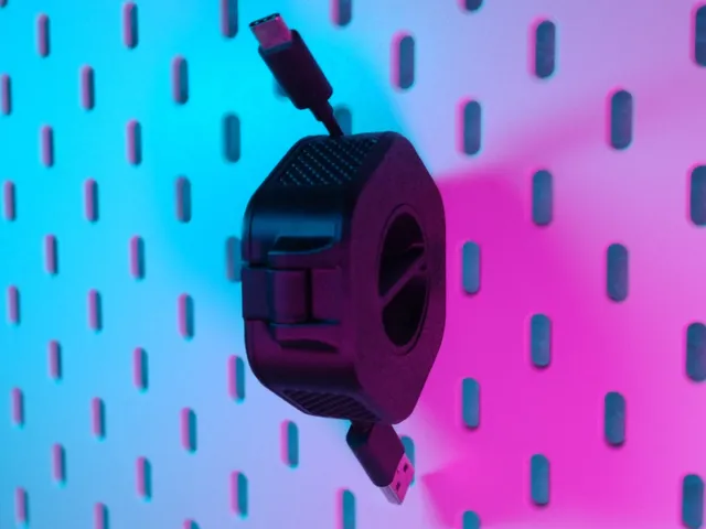 Skadis - Portable cable winder (remix)