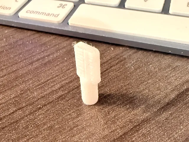 Simply shelf pin