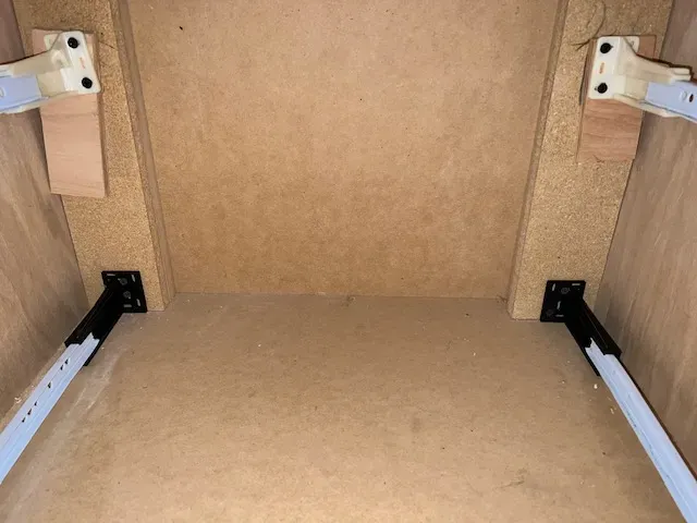 Drawer slide mount