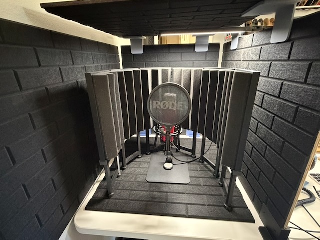 Microphone Isolation Shield