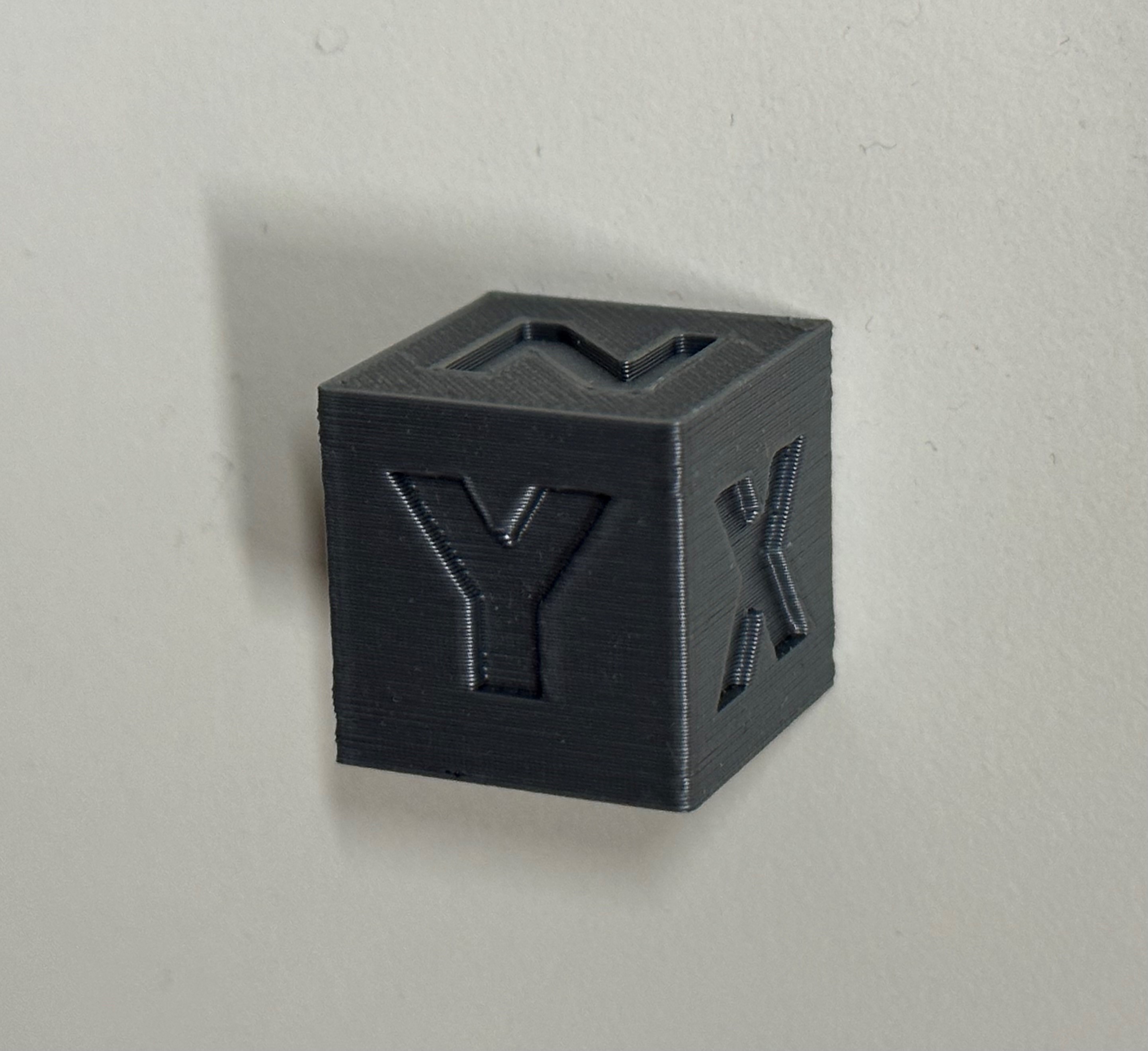 Calibration Cube - Furniture knob / Kalibrierwürfel - Möbelknopf