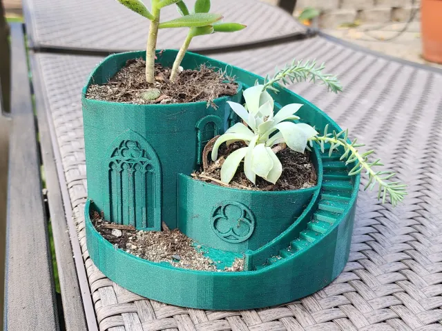 3 Tier Fantasy Planter with drainage