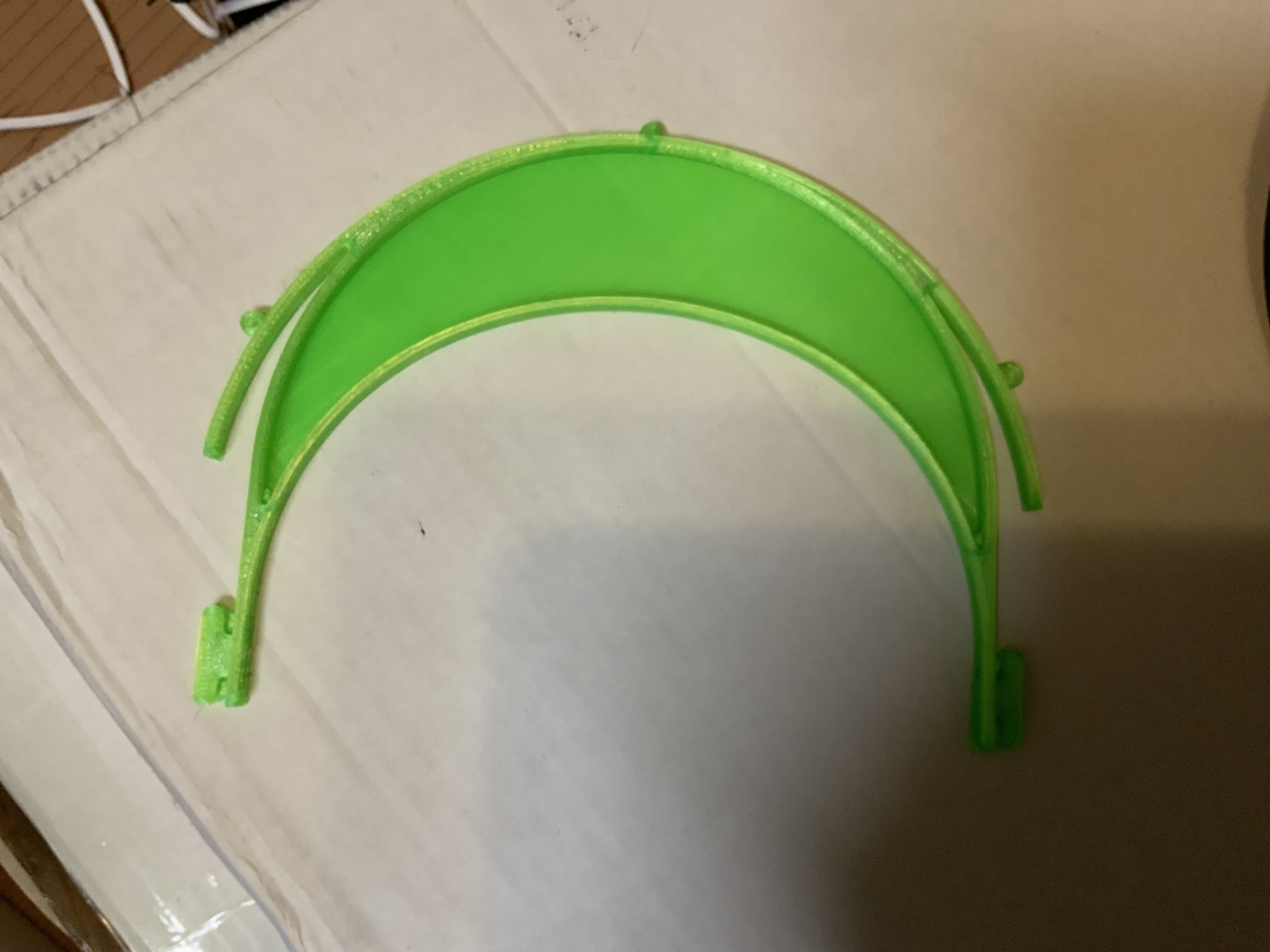 New version of thin Prusa face shield with top