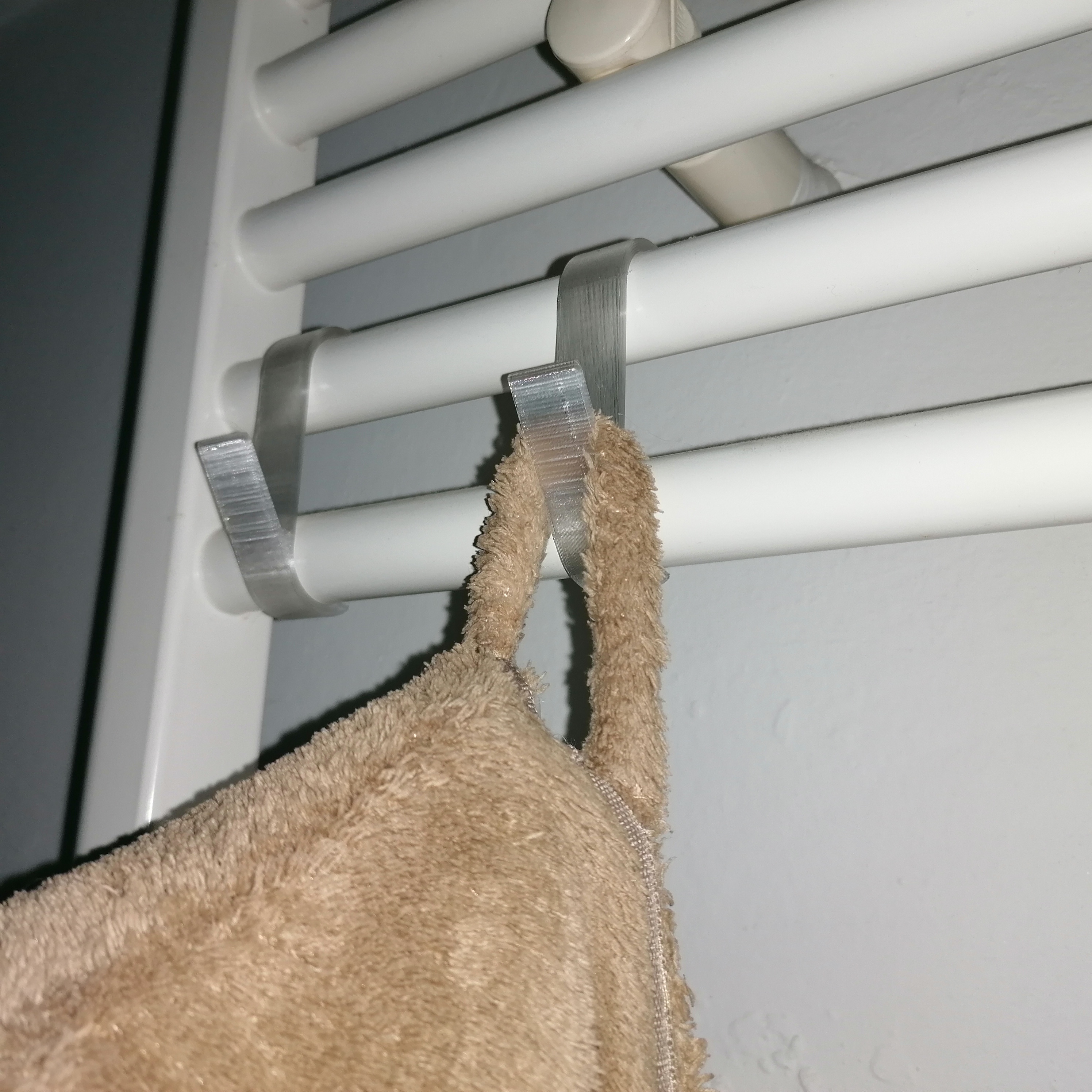 2 div hooks for bathroom radiators, 2 div Haken Badheizkörper by