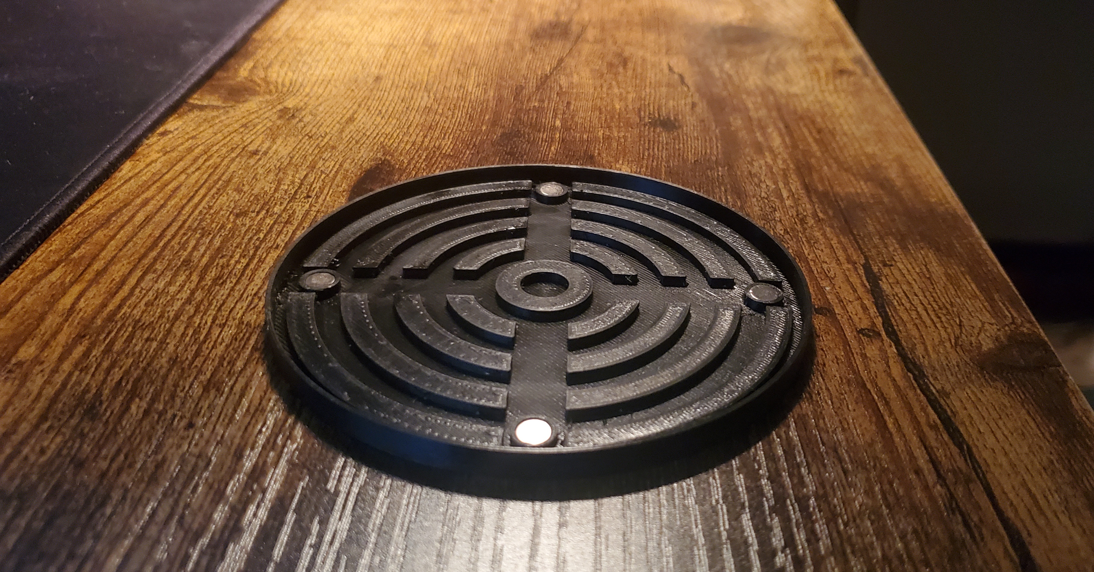 Magnetic coaster