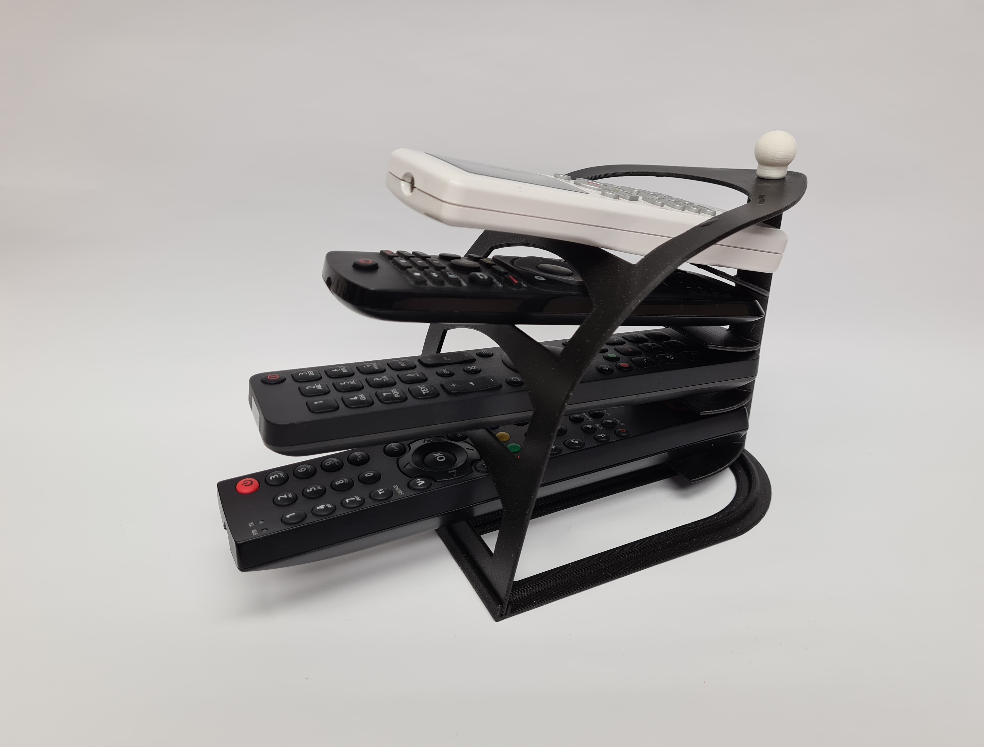 Miniatura 2 do modelo 3D Remote Control Organizer